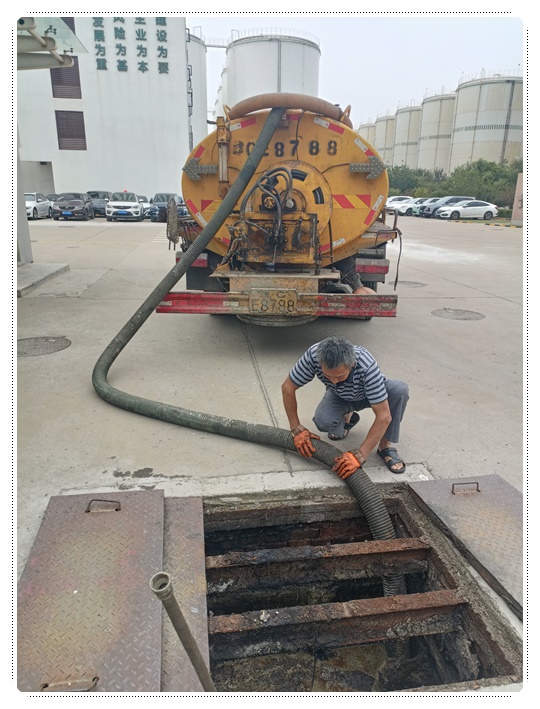 蒋巷隔油池清掏